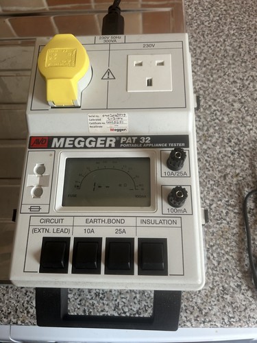 Pat tester megger pat32 - pat,